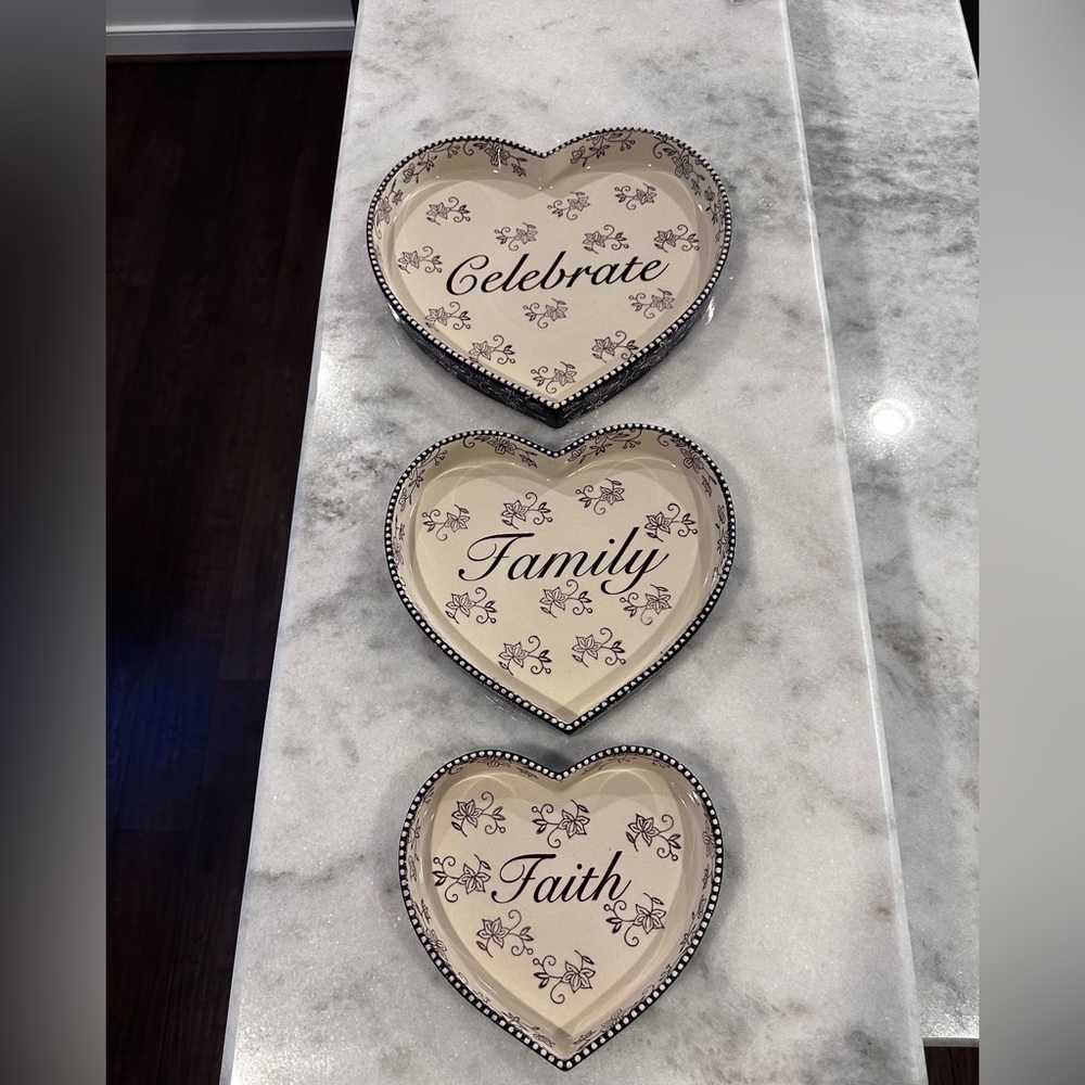 Temptations by Tara Floral Lace Set of 3 Heart Shaped Plates - Varies sizes
